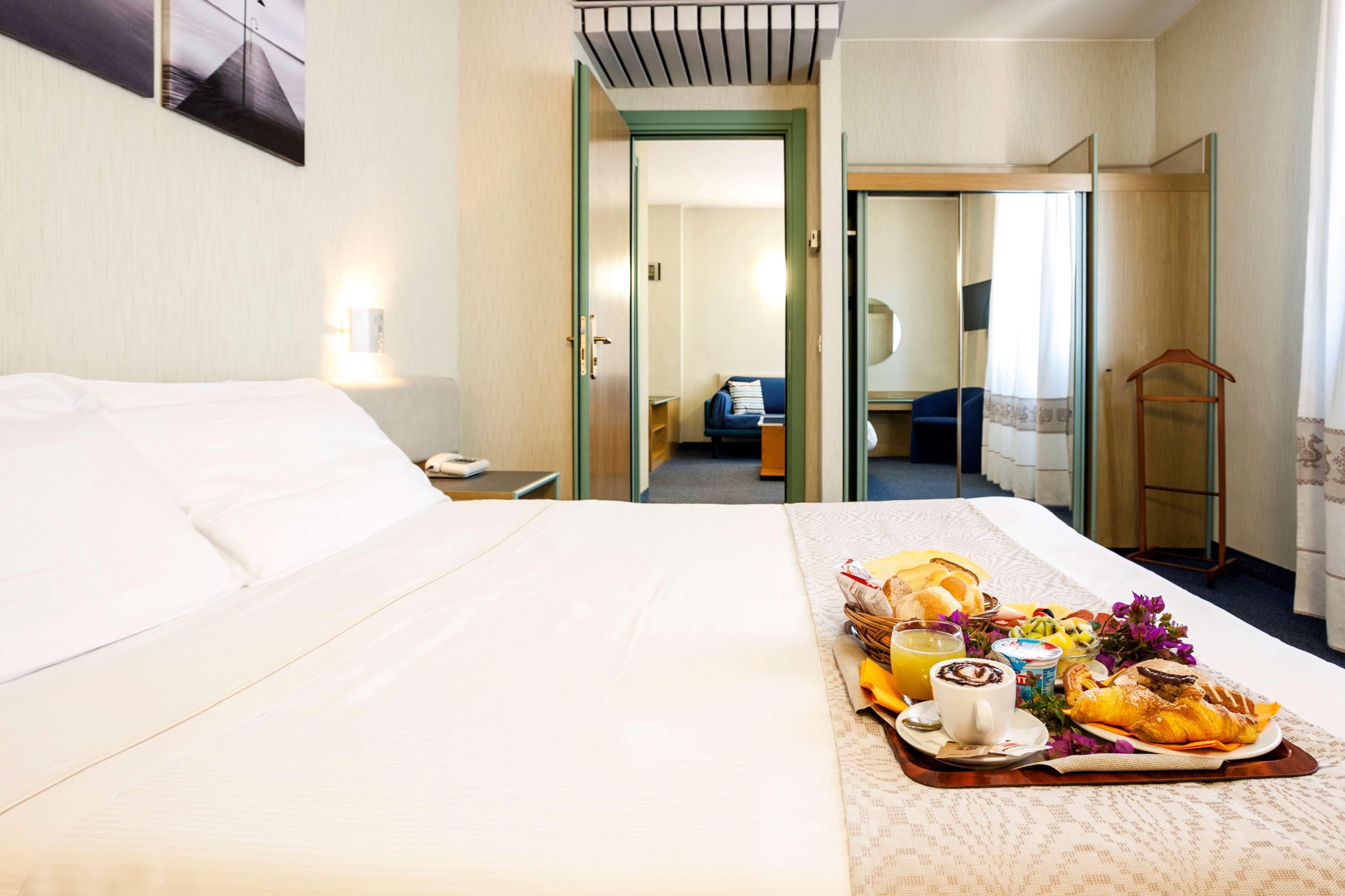 Best Western Hotel Residence Italia Quartu SantʼElena Exterior foto