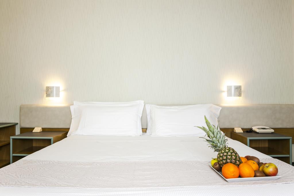 Best Western Hotel Residence Italia Quartu SantʼElena Exterior foto